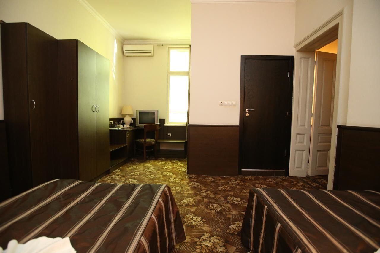 Отель Отель& Ресторан Дом София