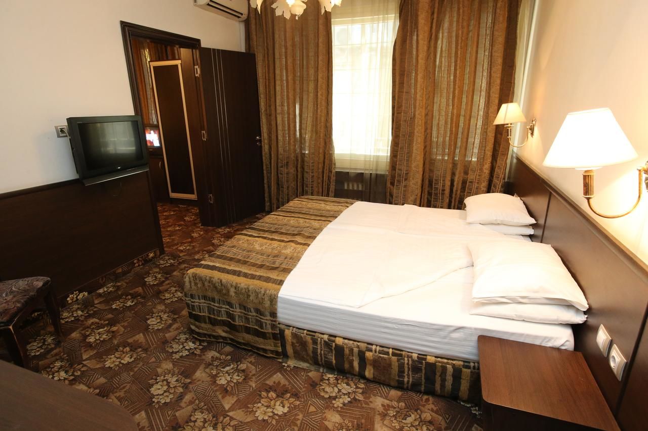 Отель Отель& Ресторан Дом София