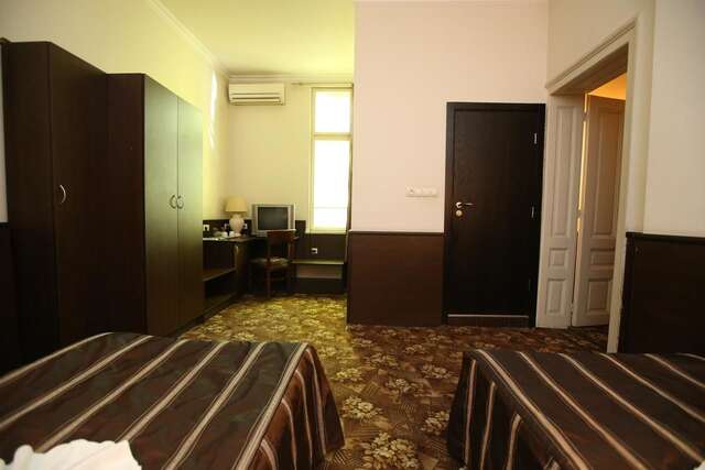 Отель Отель& Ресторан Дом София-12